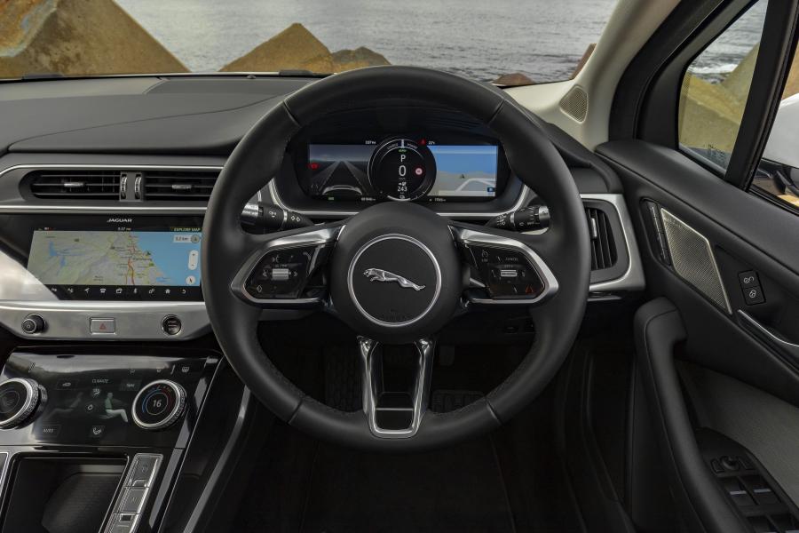 Панель приборов Jaguar I-Pace EV400 AWD SE 2018 года  (AU) (фото 39 из 40)
